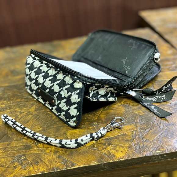 Vera Bradley Crossbody Smart Phone Wristlet NWOT - Picture 6 of 6